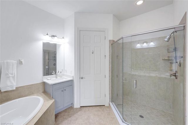 9550 Ironstone TER # 201, Naples, FL 34120