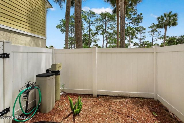 7823 LA SIERRA Court 7823, Jacksonville, FL 32256
