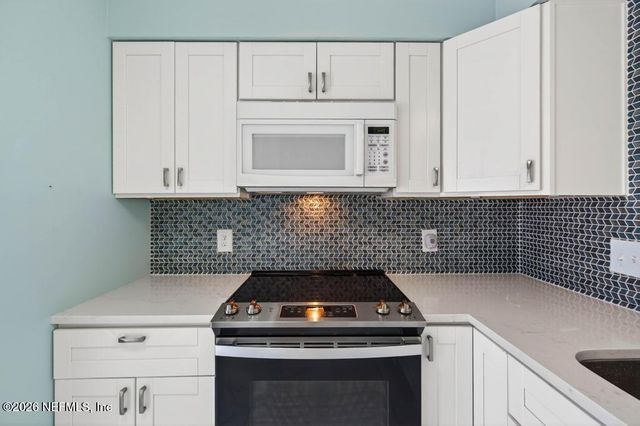7823 LA SIERRA Court 7823, Jacksonville, FL 32256