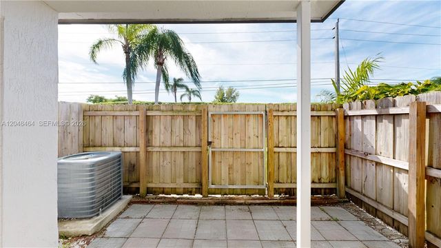 2221 SE 26th Ln 2221, Homestead, FL 33035