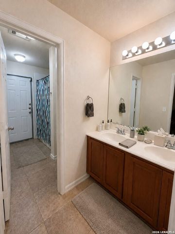 19317 Fenwick Crest, San Antonio, TX 78258