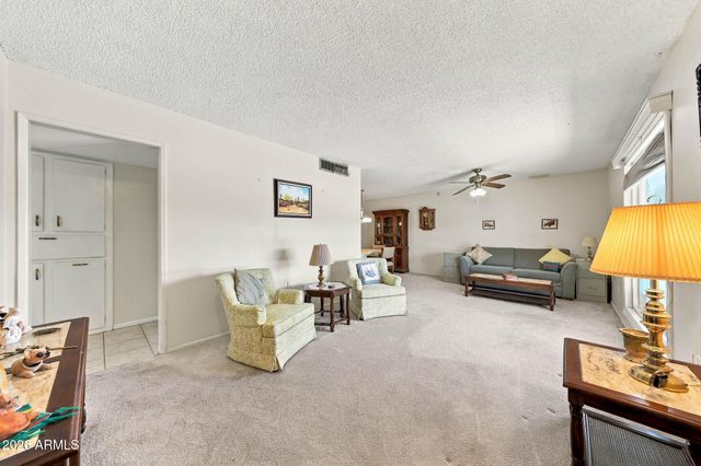 10210 W TWIN OAKS Drive, Sun City, AZ 85351
