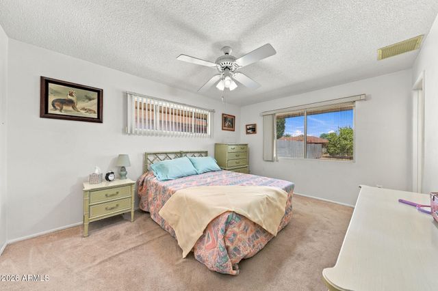 10210 W TWIN OAKS Drive, Sun City, AZ 85351