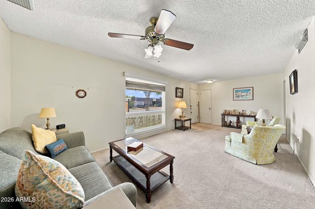 10210 W TWIN OAKS Drive, Sun City, AZ 85351