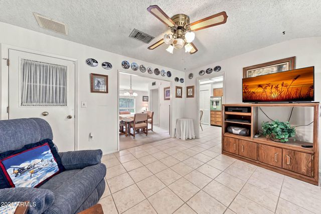 10210 W TWIN OAKS Drive, Sun City, AZ 85351