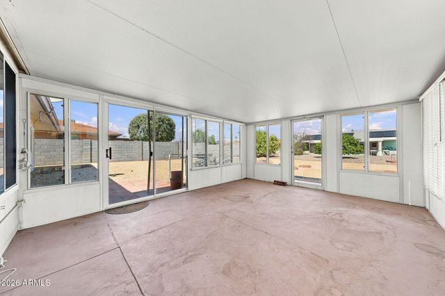 10210 W TWIN OAKS Drive, Sun City, AZ 85351