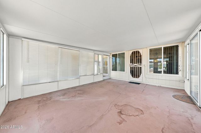 10210 W TWIN OAKS Drive, Sun City, AZ 85351