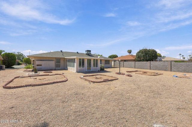 10210 W TWIN OAKS Drive, Sun City, AZ 85351