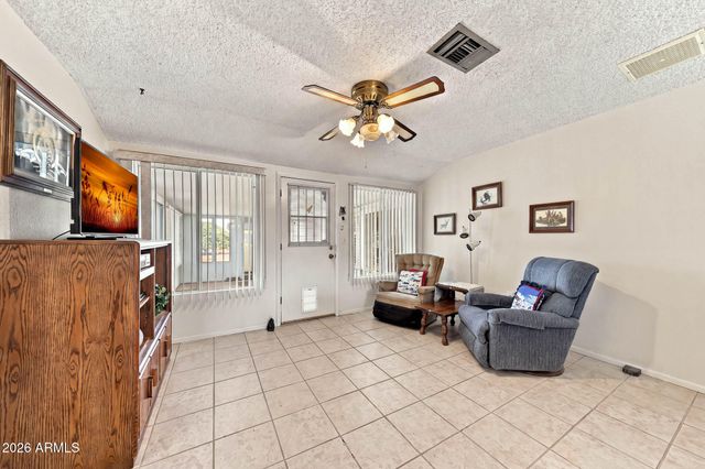 10210 W TWIN OAKS Drive, Sun City, AZ 85351