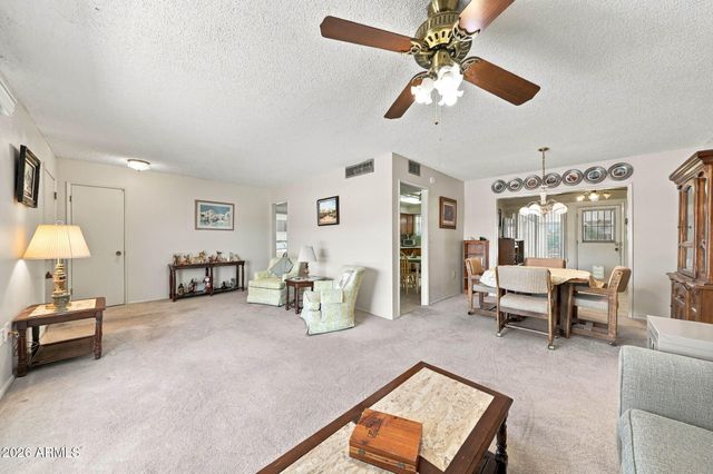 10210 W TWIN OAKS Drive, Sun City, AZ 85351