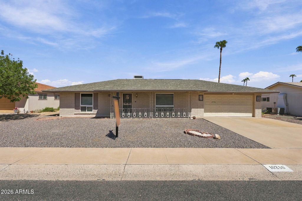10210 W TWIN OAKS Drive, Sun City, AZ 85351