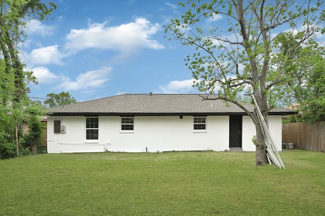 10122 Rockaway Drive, Houston, TX 77016