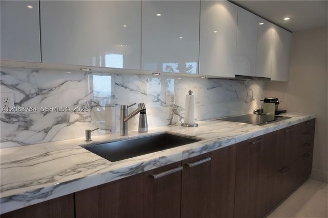 881 Ocean Dr 25E, Key Biscayne, FL 33149