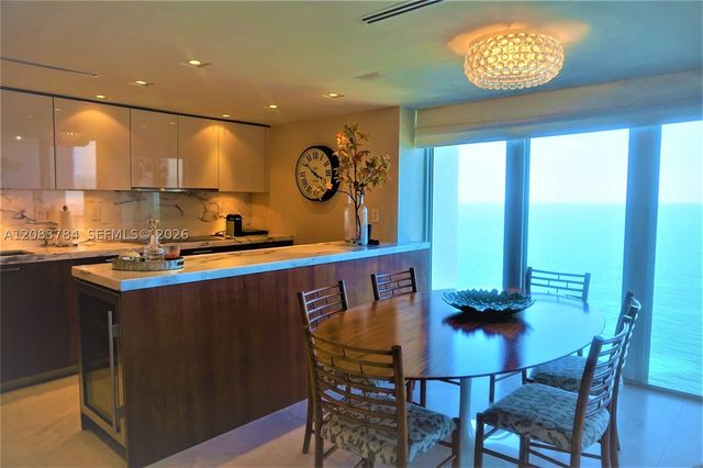 881 Ocean Dr 25E, Key Biscayne, FL 33149