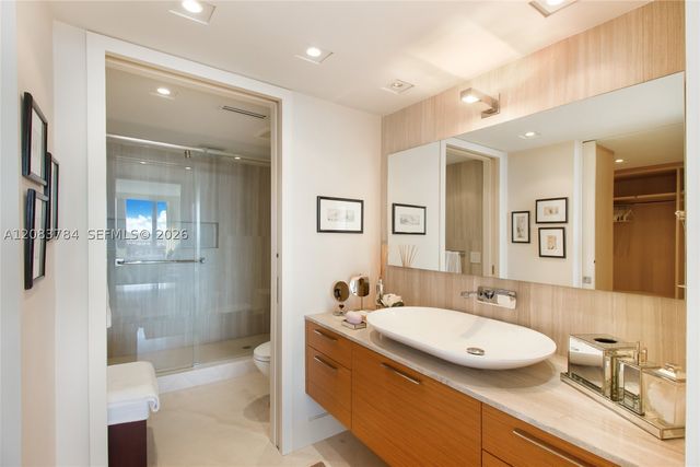 881 Ocean Dr 25E, Key Biscayne, FL 33149