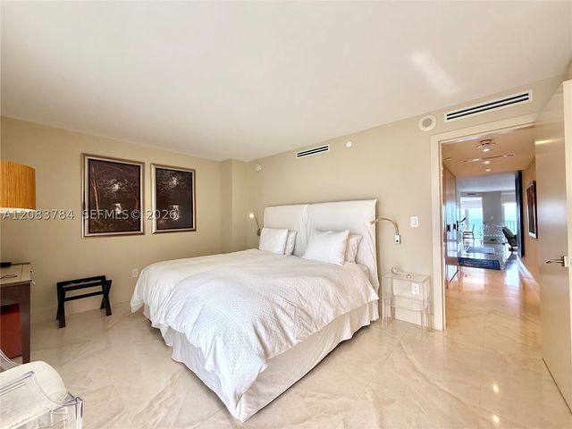 881 Ocean Dr 25E, Key Biscayne, FL 33149