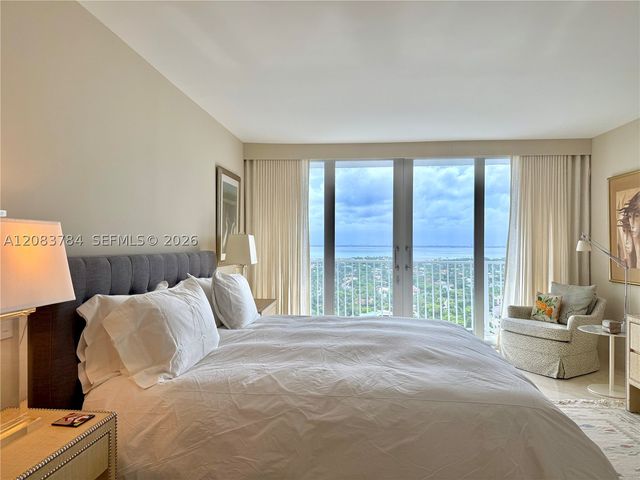 881 Ocean Dr 25E, Key Biscayne, FL 33149