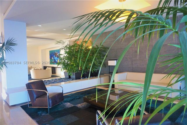 881 Ocean Dr 25E, Key Biscayne, FL 33149