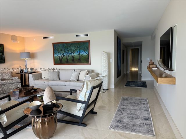 881 Ocean Dr 25E, Key Biscayne, FL 33149