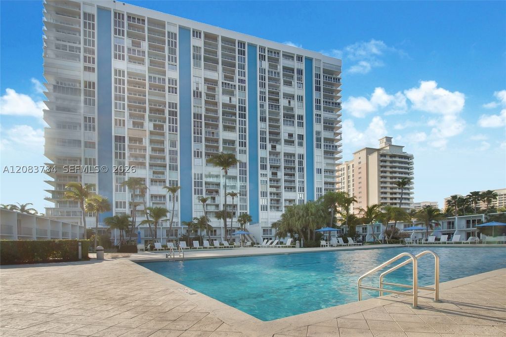 881 Ocean Dr 25E, Key Biscayne, FL 33149