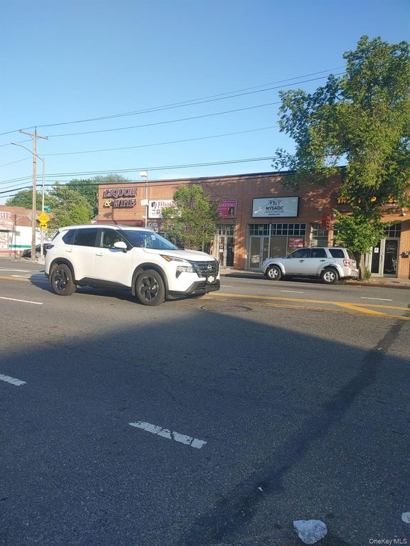 251-16 Hillside Ave, Bellerose, NY 11426