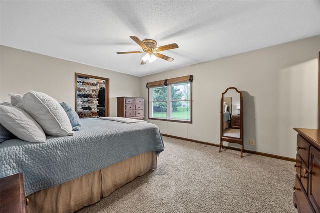 6925 Chelsea Drive NE, Cedar Rapids, IA 52402