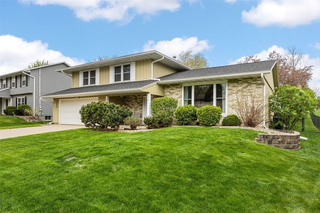 6925 Chelsea Drive NE, Cedar Rapids, IA 52402