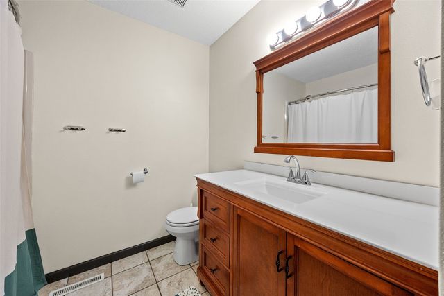 6925 Chelsea Drive NE, Cedar Rapids, IA 52402