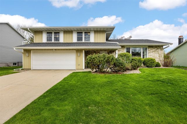 6925 Chelsea Drive NE, Cedar Rapids, IA 52402