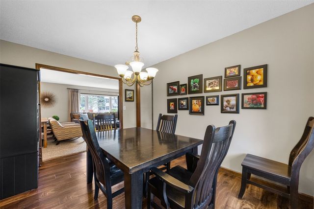 6925 Chelsea Drive NE, Cedar Rapids, IA 52402