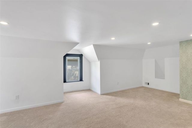 8 Marie Ave, Avalon, PA 15202