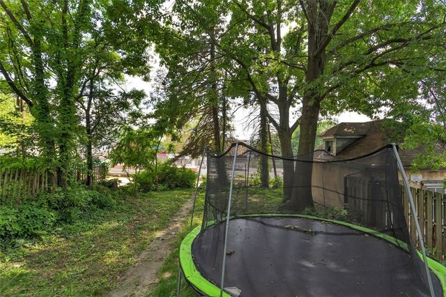 8 Marie Ave, Avalon, PA 15202