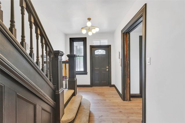 8 Marie Ave, Avalon, PA 15202