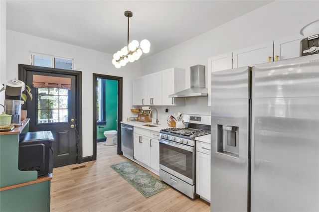 8 Marie Ave, Avalon, PA 15202