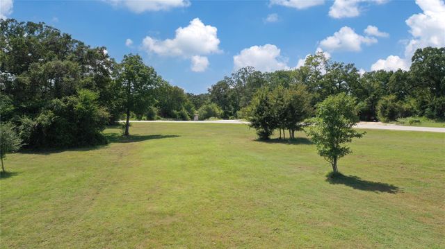 10289 Henley Cove, Iola, TX 77861