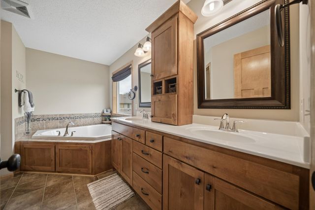 8410 151st Street, Savage, MN 55378