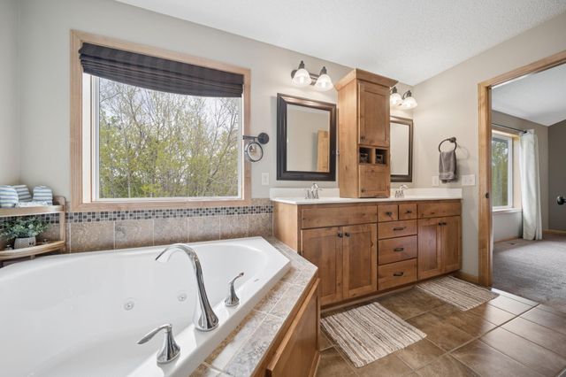 8410 151st Street, Savage, MN 55378