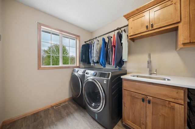 8410 151st Street, Savage, MN 55378
