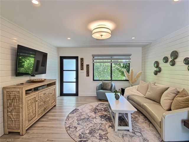 1031 Diana AVE, Naples, FL 34103