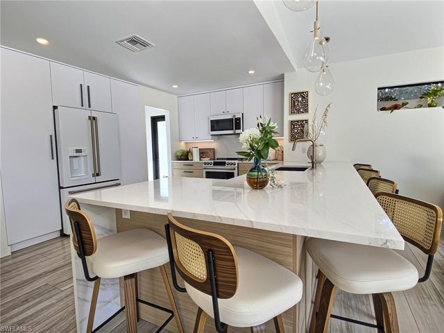 1031 Diana AVE, Naples, FL 34103