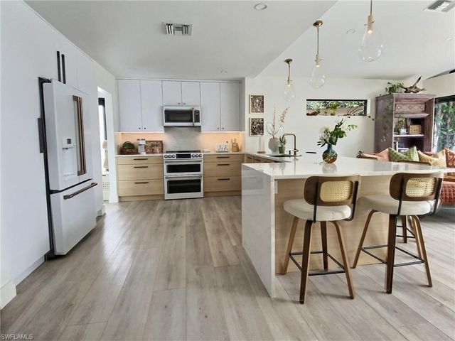 1031 Diana AVE, Naples, FL 34103