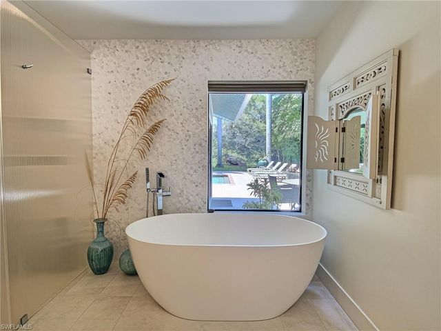 1031 Diana AVE, Naples, FL 34103
