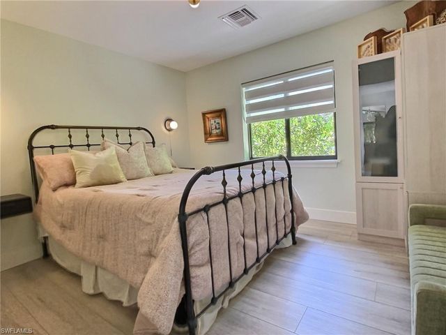1031 Diana AVE, Naples, FL 34103
