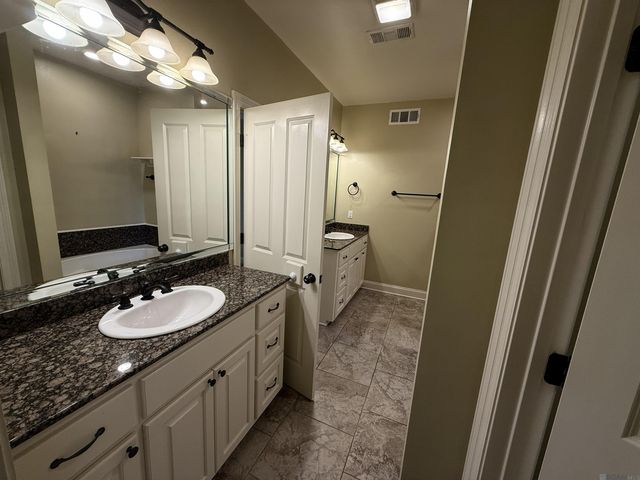 17734 Spring Creek Dr, Baton Rouge, LA 70817