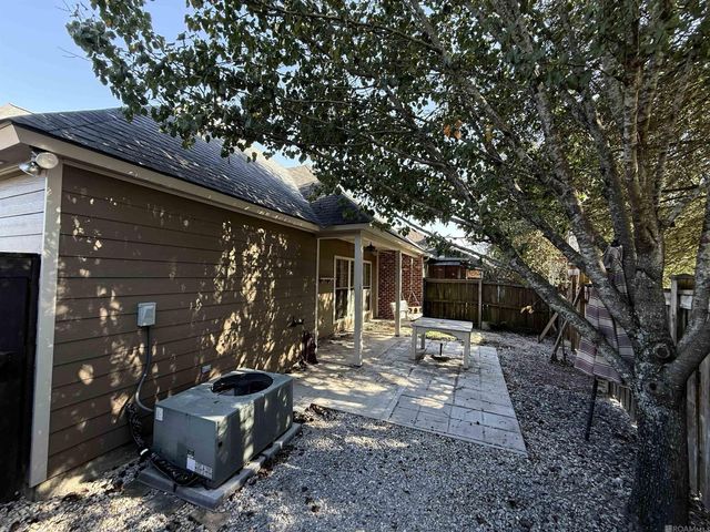 17734 Spring Creek Dr, Baton Rouge, LA 70817