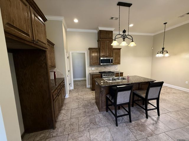 17734 Spring Creek Dr, Baton Rouge, LA 70817