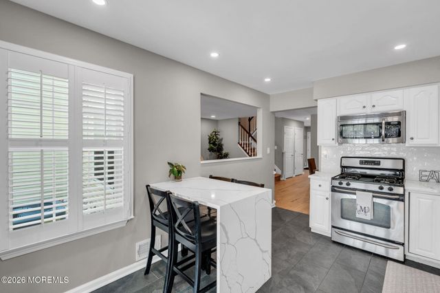 5 Painted Wagon Road 108, Holmdel, NJ 07733