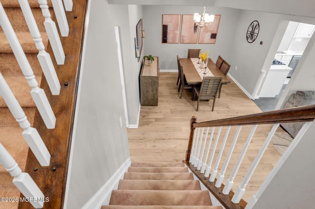 5 Painted Wagon Road 108, Holmdel, NJ 07733