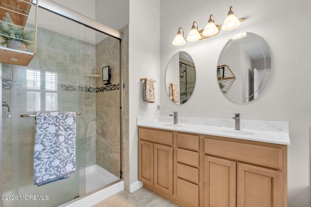 5 Painted Wagon Road 108, Holmdel, NJ 07733