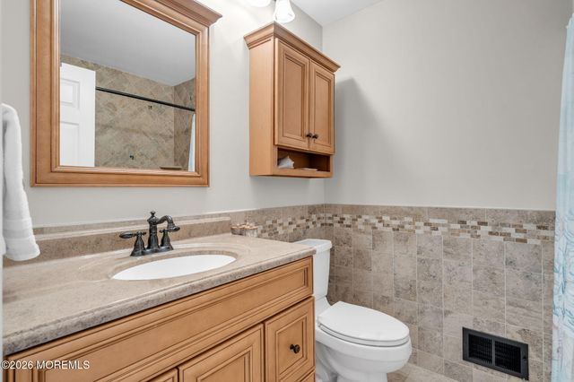 5 Painted Wagon Road 108, Holmdel, NJ 07733